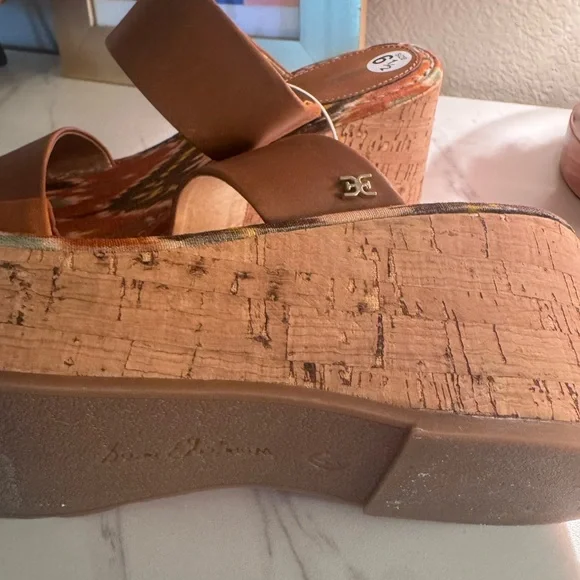 NWOT Sam Edelman Tan Wedge Sandals SIZE 6.5 - Picture 3 of 4